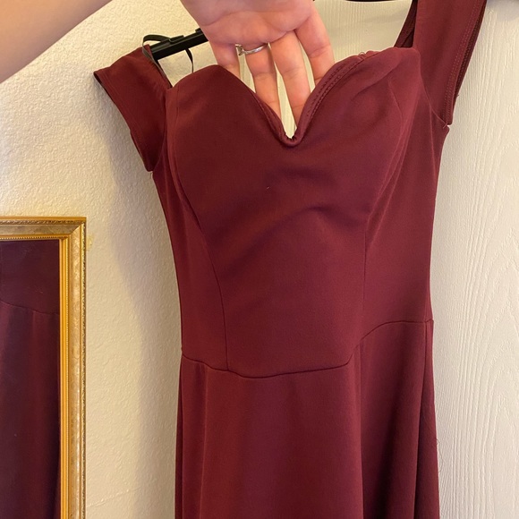 Burgundy off the shoulder dress w/slit - Picture 4 of 6